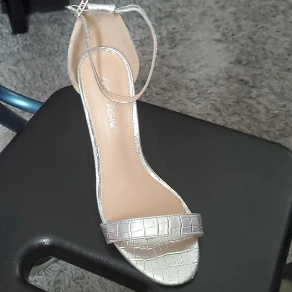 Wedged Sandals - Picture 2 of 8